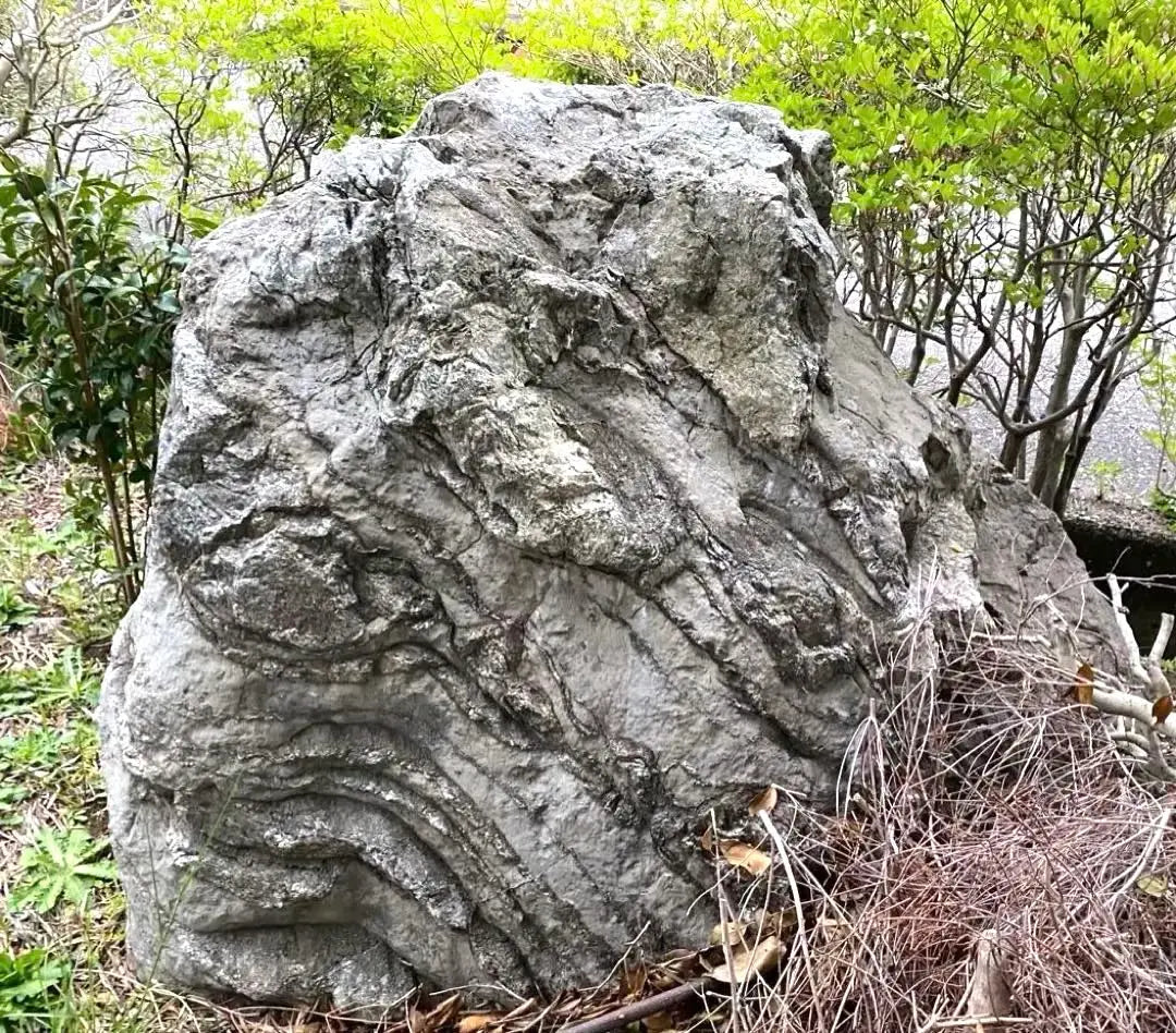 Piedra de Jardín Piedra Natural Grande Gris Aproximadamente 150 × 80 × 100㎝ | 庭石 自然石 大きめ グレー 約150×80×100㎝【石川県引き取り限定】