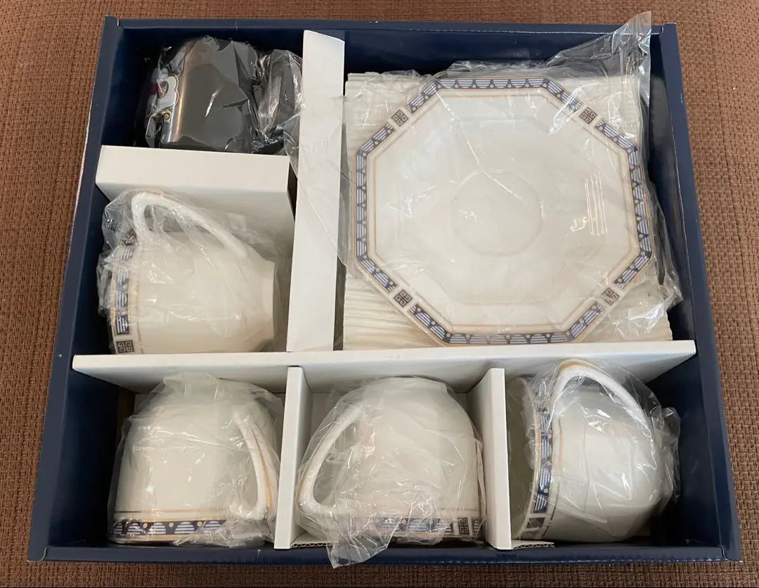 Givenchy Tableware Set Tea Set One cup shortage. Disney Cup award