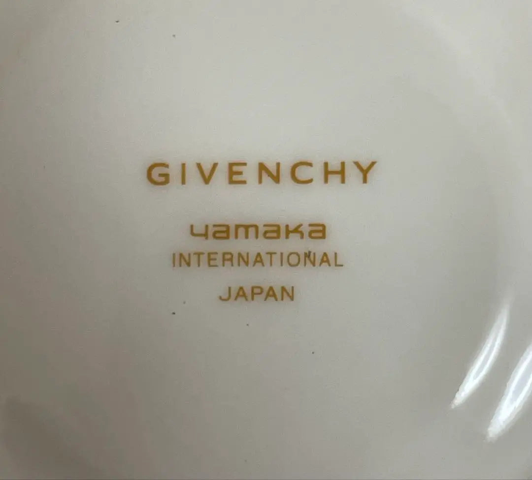 Givenchy Tableware Set Tea Set One cup shortage. Disney Cup award