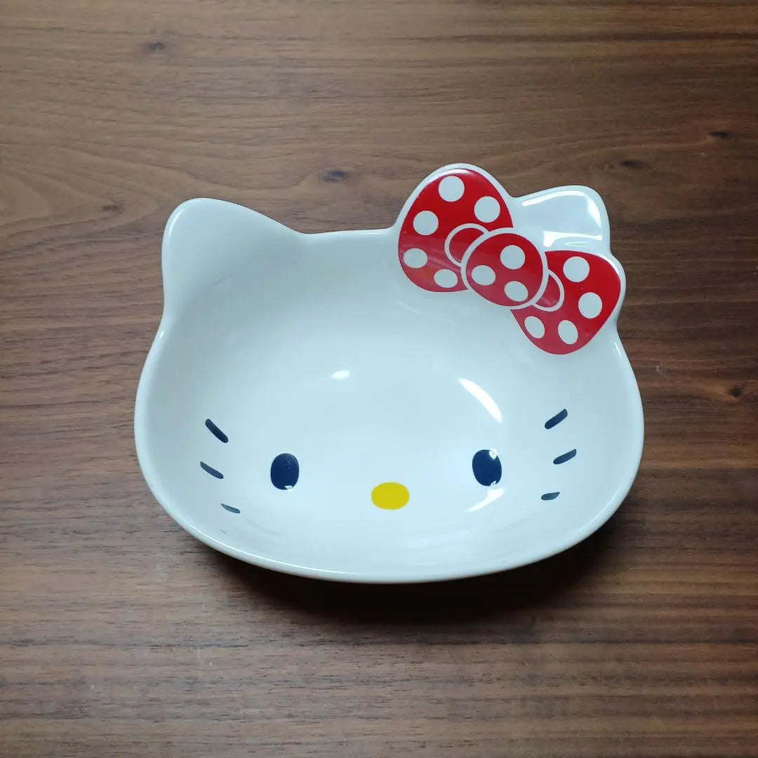 Kitty's plate