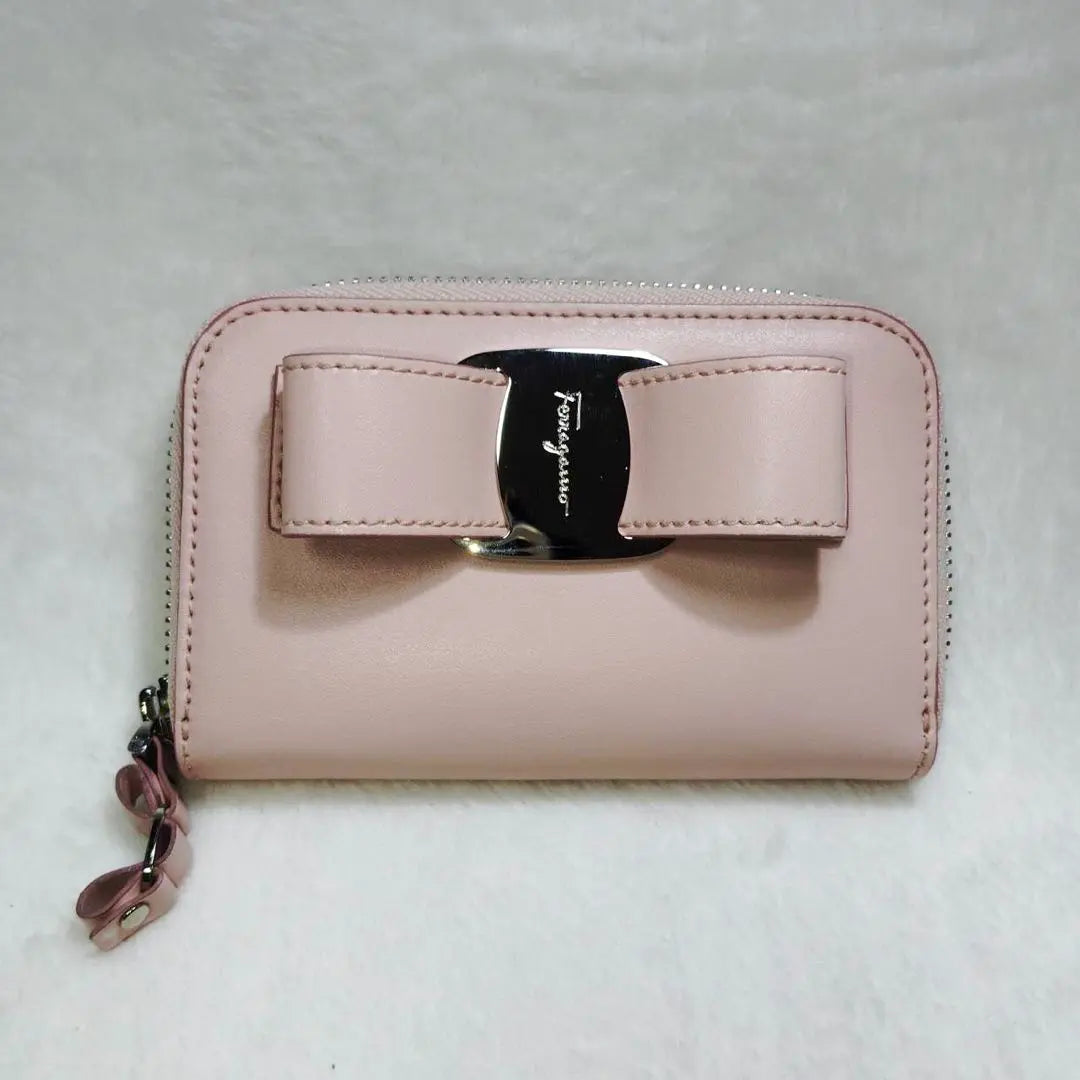 ✨ Unused ✨ Ferragamo coin case Vala Ribbon Vicarol Ribbon Pink