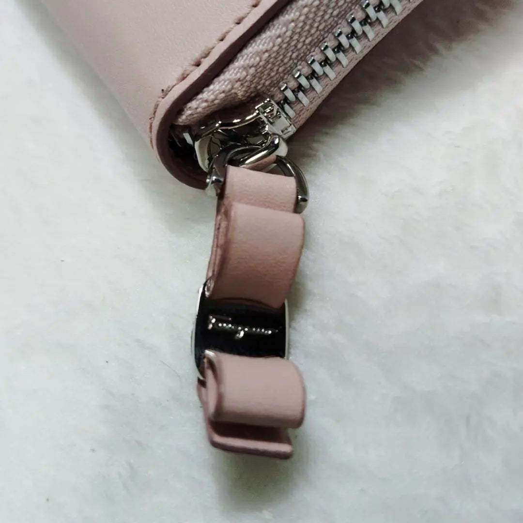 ✨ Unused ✨ Ferragamo coin case Vala Ribbon Vicarol Ribbon Pink | ✨未使用✨　フェラガモ　コインケース　ヴァラリボン　バイカラー　リボン　ピンク