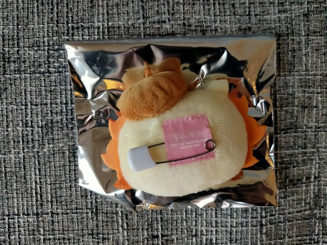 Chiikawa Okao Plush Badge Shisa