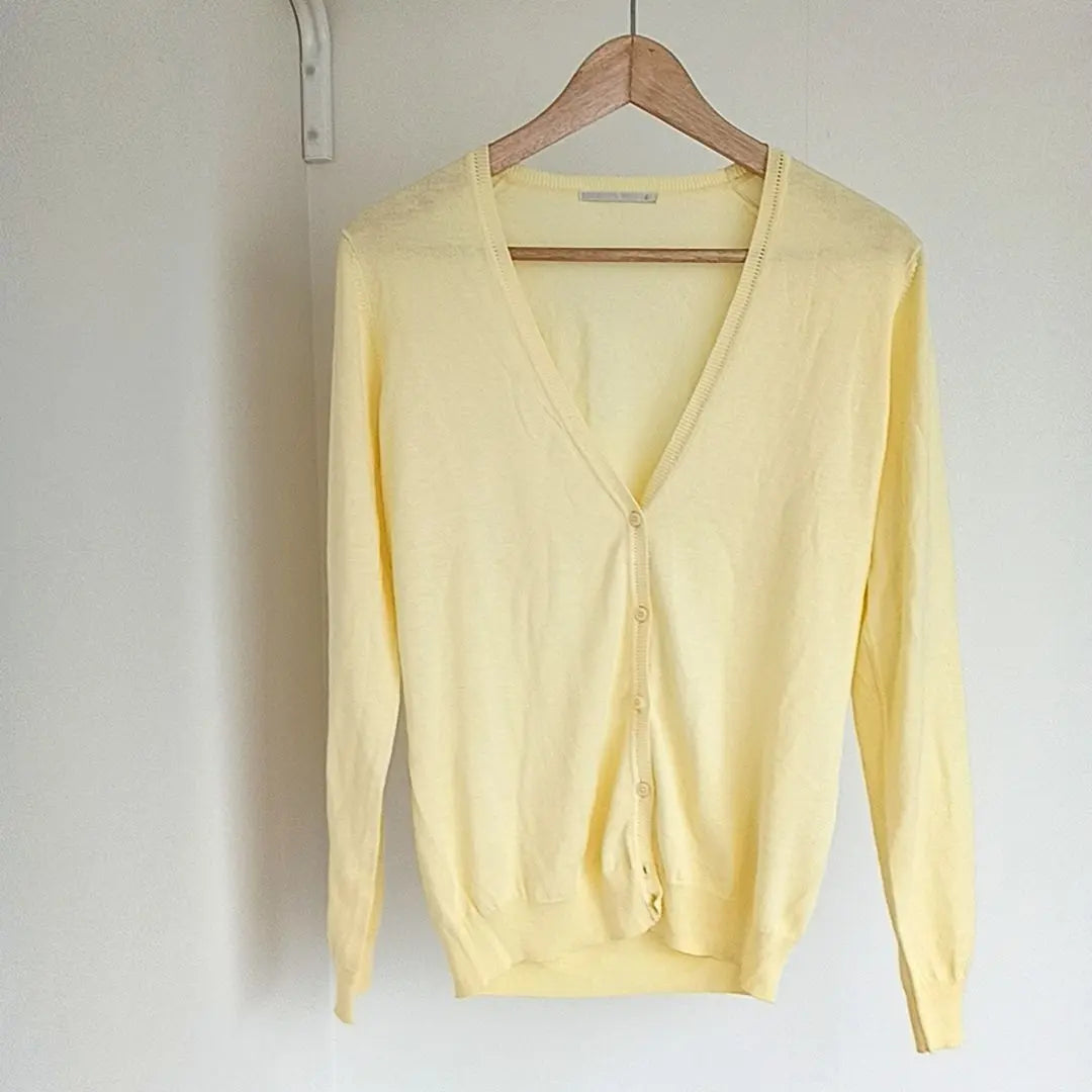 Uniqlo Good condition V-neck cardigan L yellow 246-6