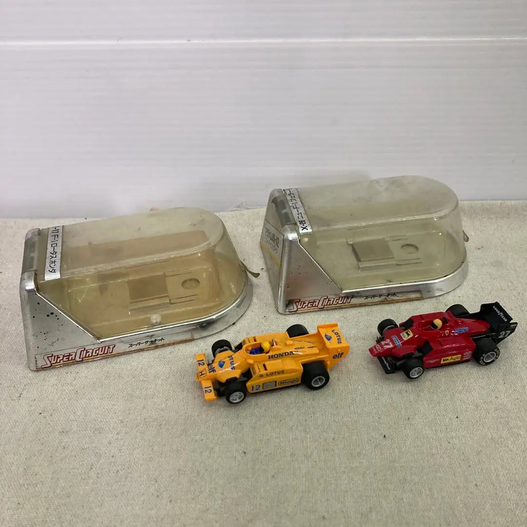 [2-piece set ★ Retro] Super Circuit Racing Car Mini Car Ferrari