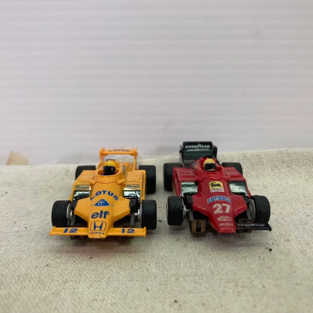 [2-piece set ★ Retro] Super Circuit Racing Car Mini Car Ferrari