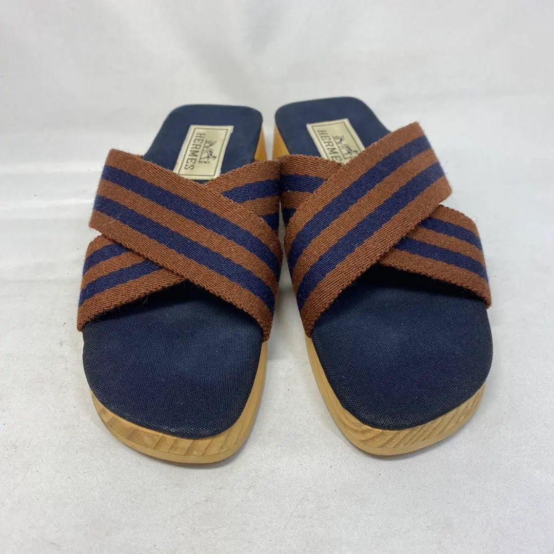 Sandalias de madera color azul marino Hermes Talla: "35" Aproximadamente 22,5 cm