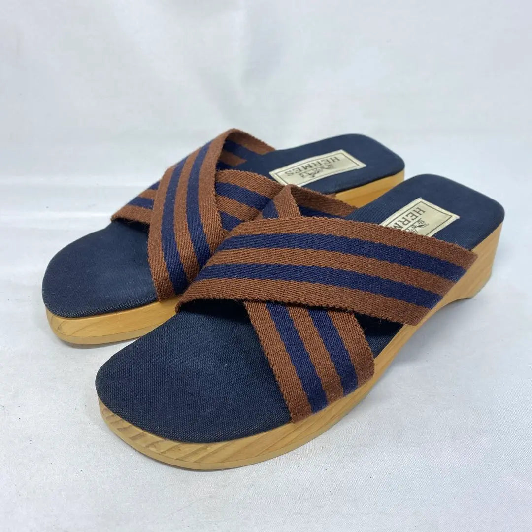 Sandalias de madera color azul marino Hermes Talla: "35" Aproximadamente 22,5 cm