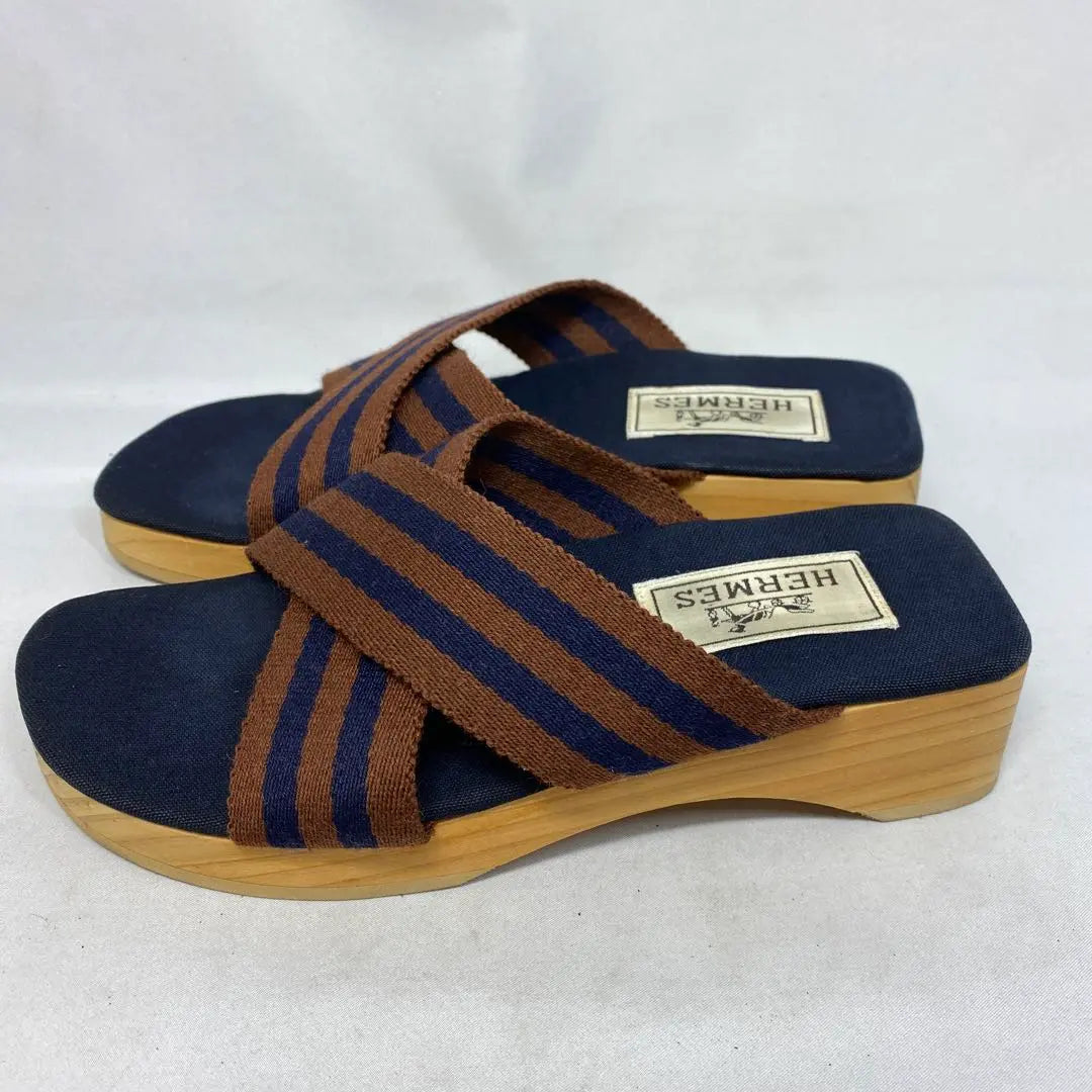 Sandalias de madera color azul marino Hermes Talla: "35" Aproximadamente 22,5 cm