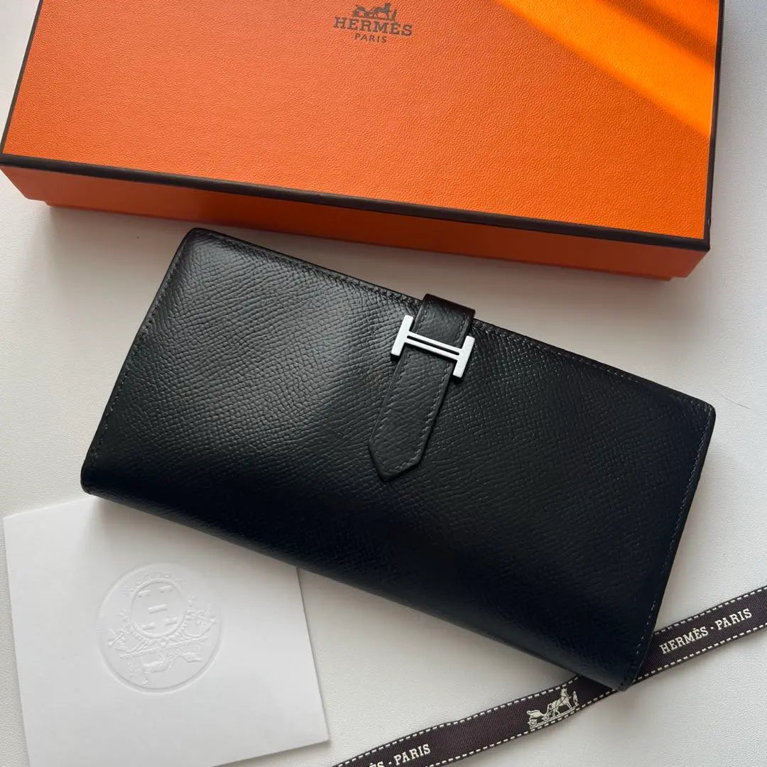 Cartera de dos pliegues HERMES Bean Souffle en excelente estado