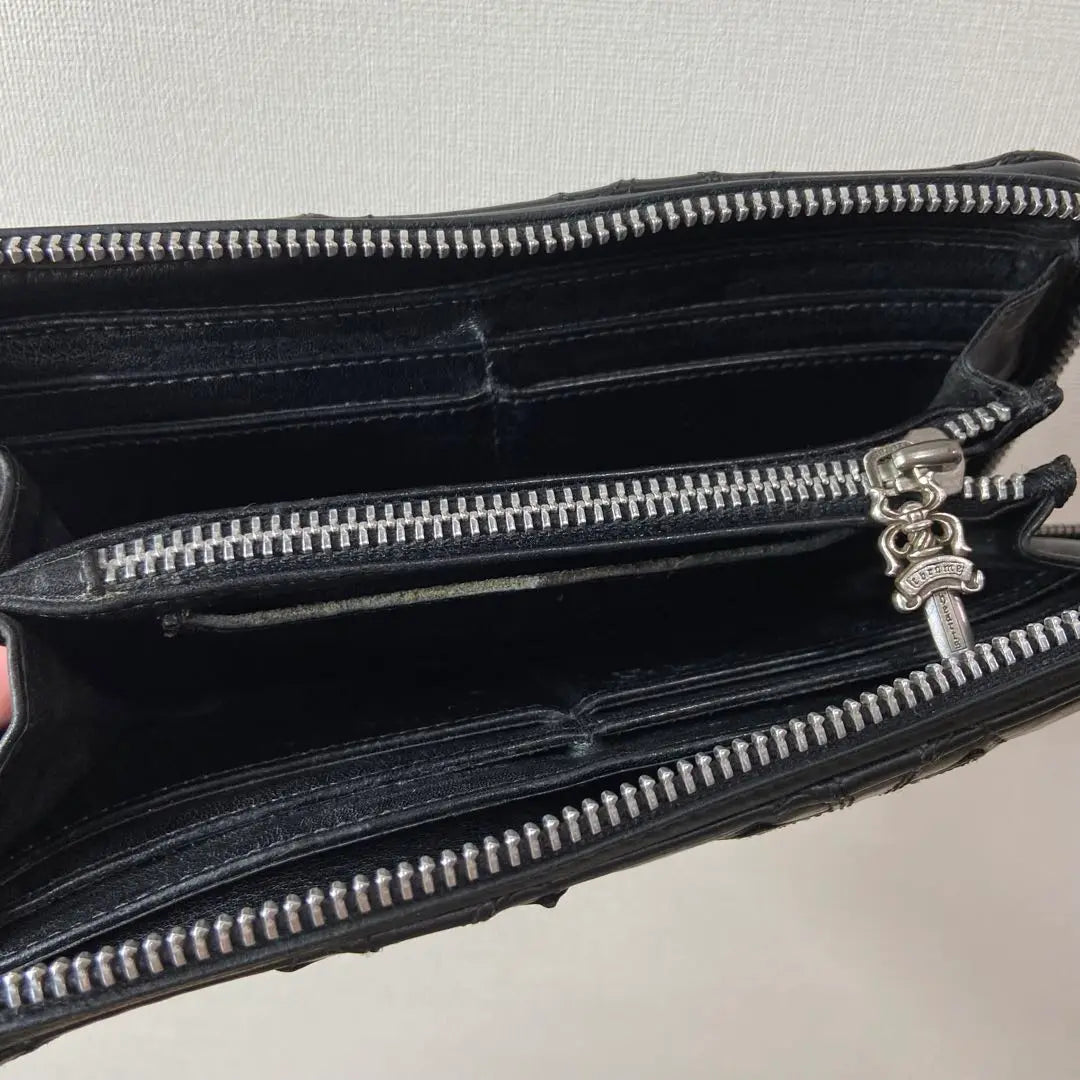 Cartera larga acolchada con parche de cruz de cemento CHROME HEARTS