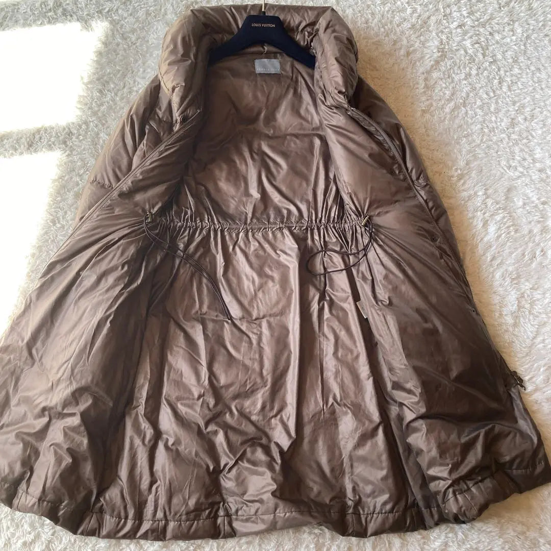 Beautiful condition Theory Luxe Long Down Coat with a hood that can be stored, brown 38