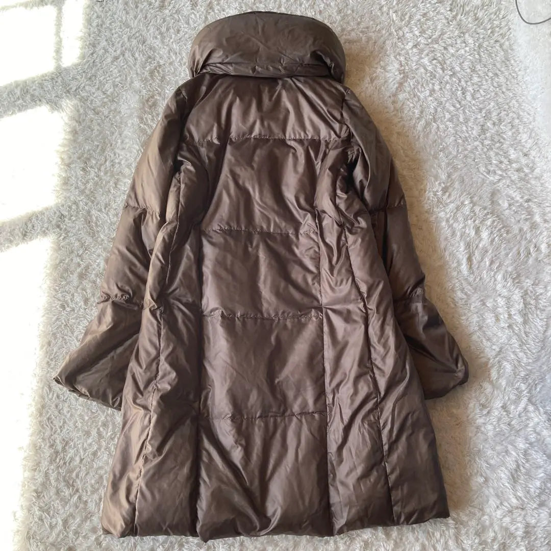 Precioso abrigo Theory Luxe Long Down Coat con capucha que se puede guardar, marrón 38 | 美品 セオリーリュクス ロングダウンコート 収納可能なフード付き ブラウン 38