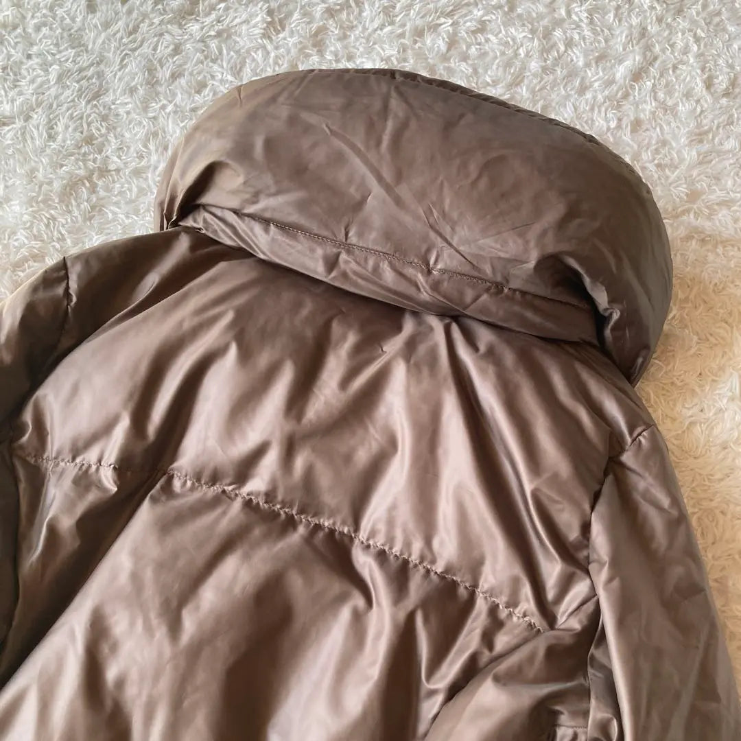 Beautiful condition Theory Luxe Long Down Coat with a hood that can be stored, brown 38