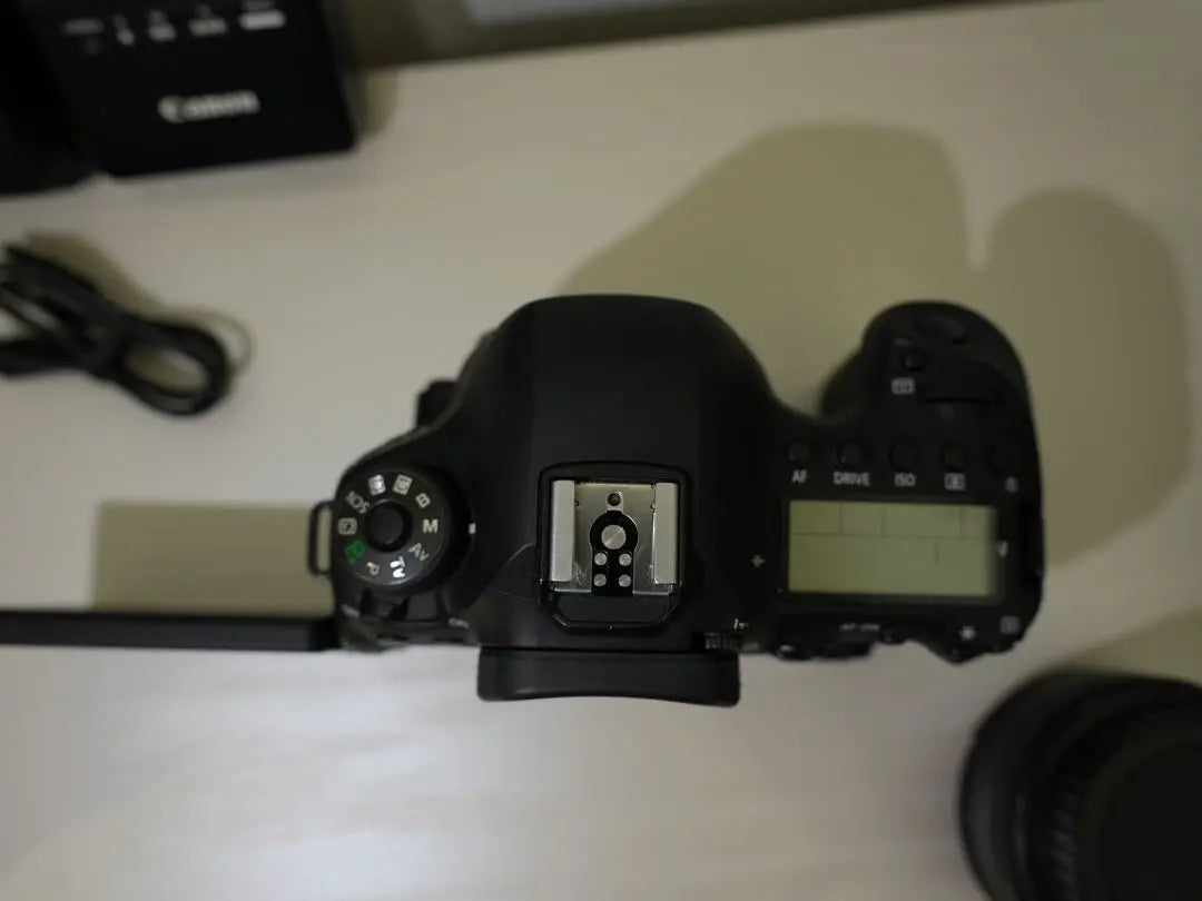 Canon 6D Mark II + Single Focus EF50mm F1.8 STM Battery