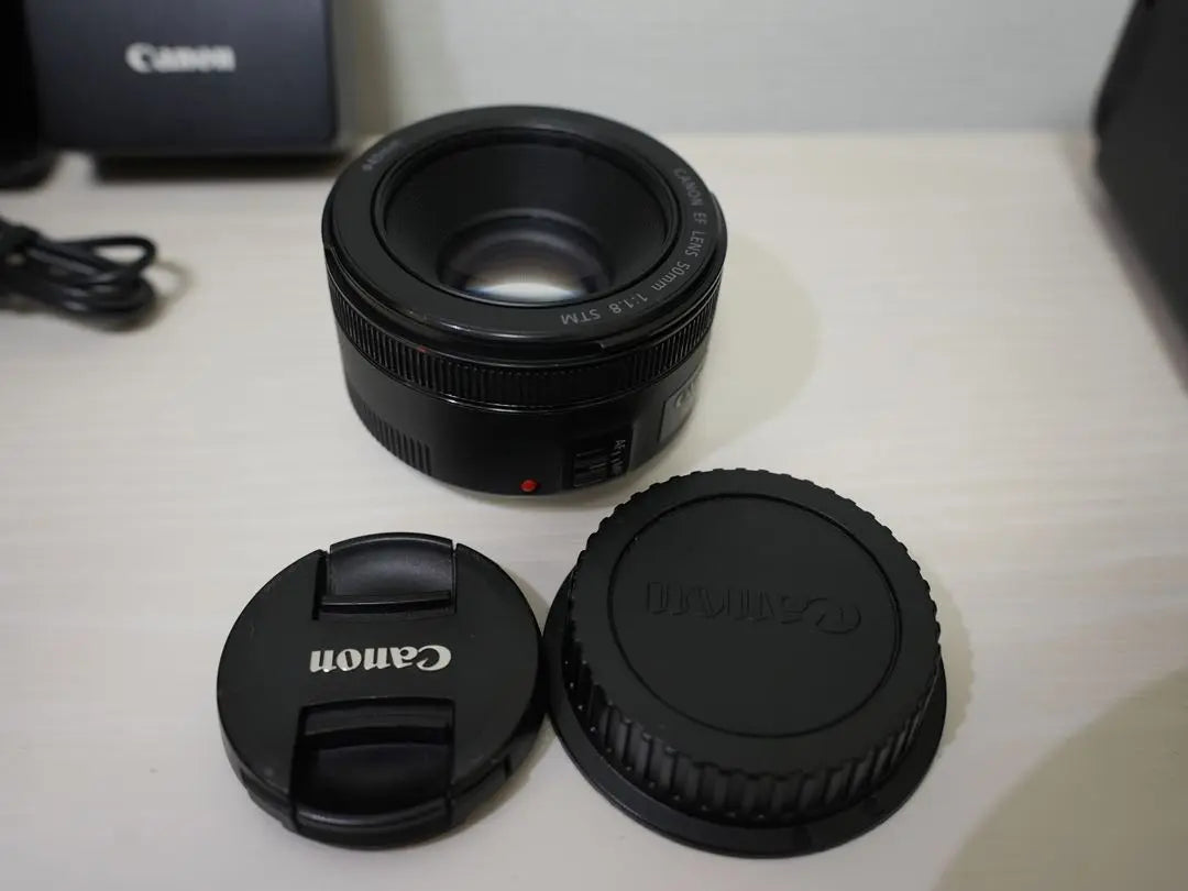 Canon 6D Mark II + Single Focus EF50mm F1.8 STM Battery