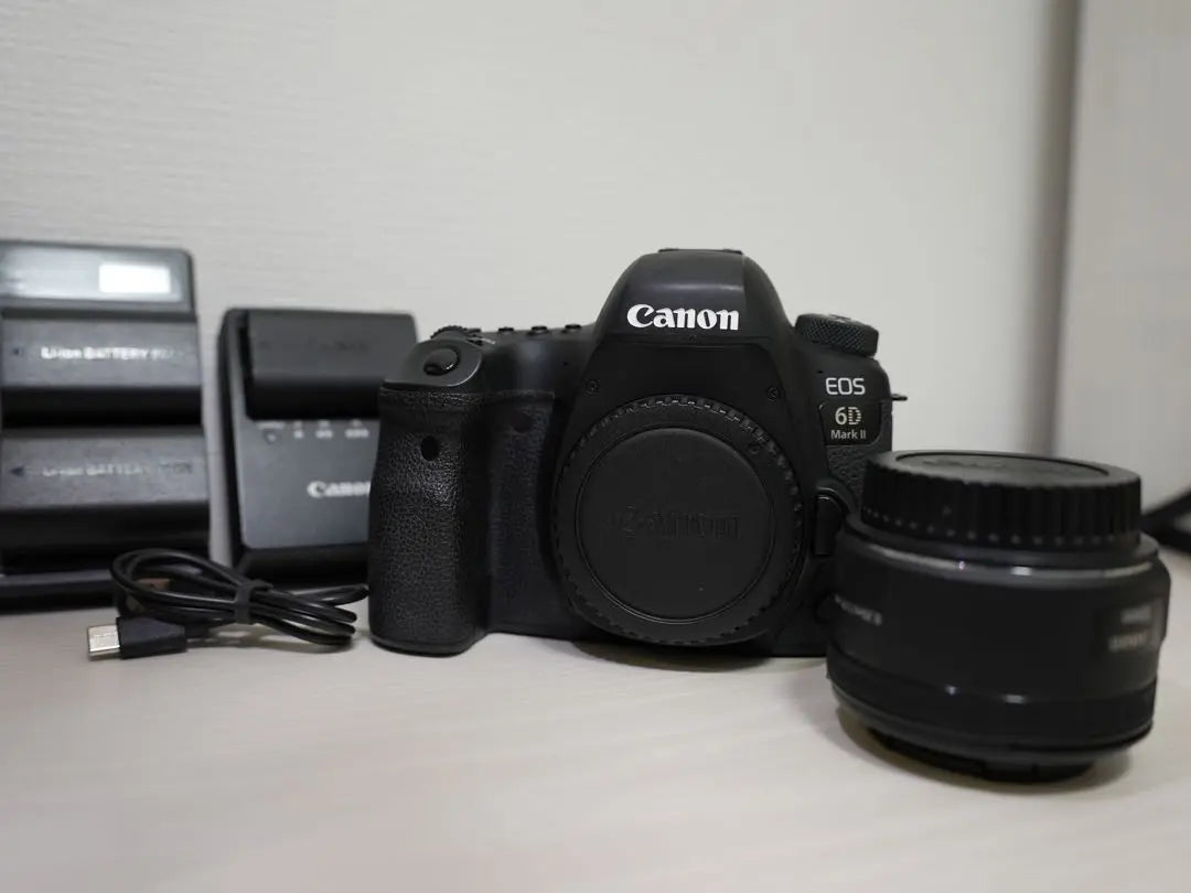 Canon 6D Mark II + Single Focus EF50mm F1.8 STM Battery