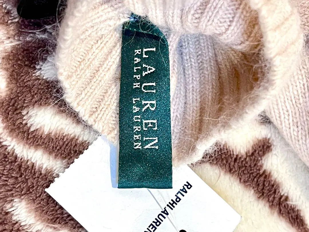 ⭐️ Brand new, unused tag included⭐️ Ralph Lauren Women's Wool Blend Long Gloves