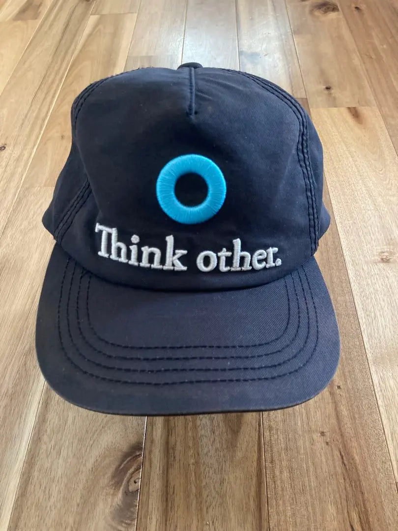 [Collaboration] Think other. Cap Black