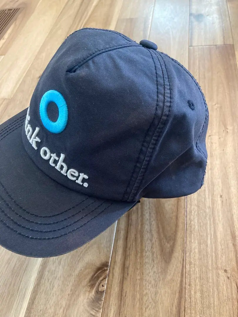 [Collaboration] Think other. Cap Black