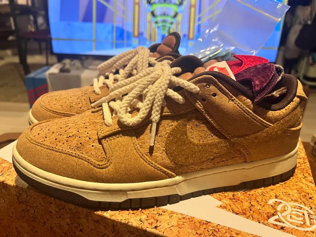 NIKE clot cork