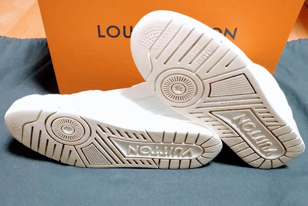 Louis Vuitton Zapatillas LV Trainer Line Todo Blanco 26.0cm | Caja de regalo LV Caja de regalo 26,0 cm