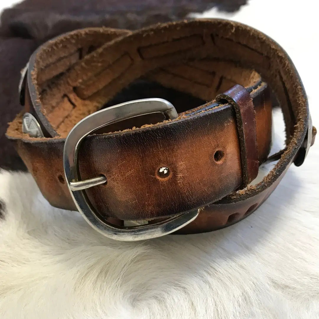 70's vintage! Star pattern star design genuine leather concho belt