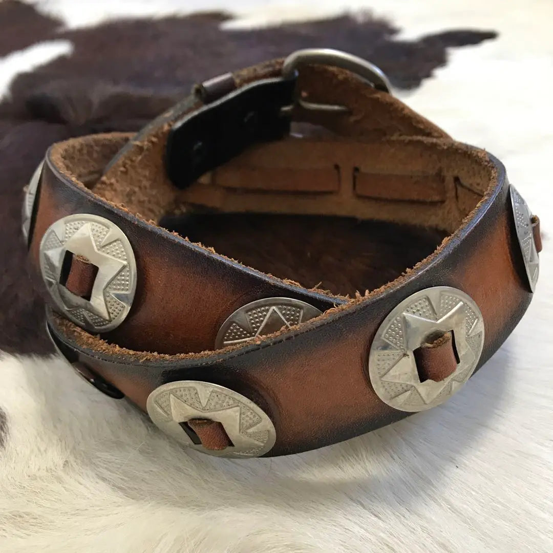 70's vintage! Star pattern star design genuine leather concho belt