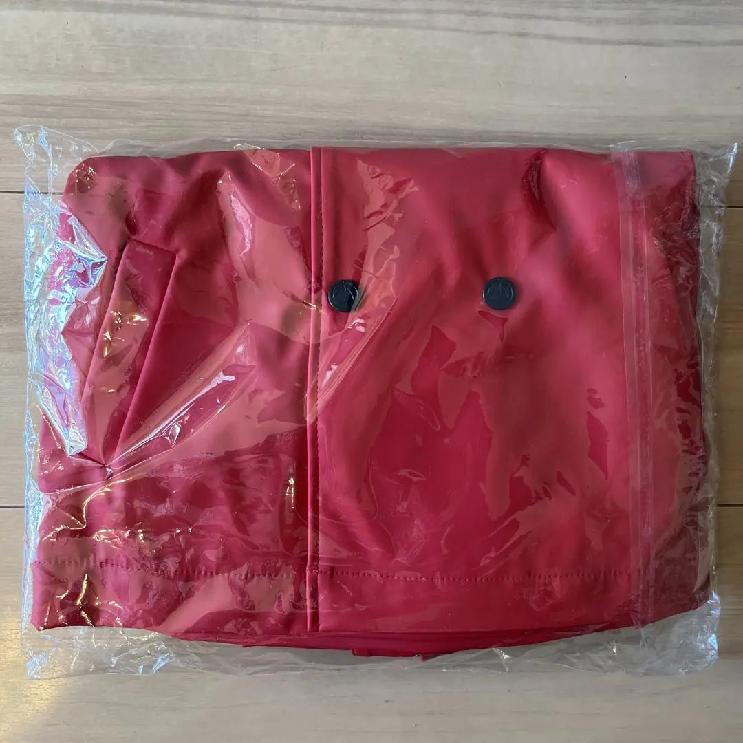 Brand new, unopened trench coat 81cm