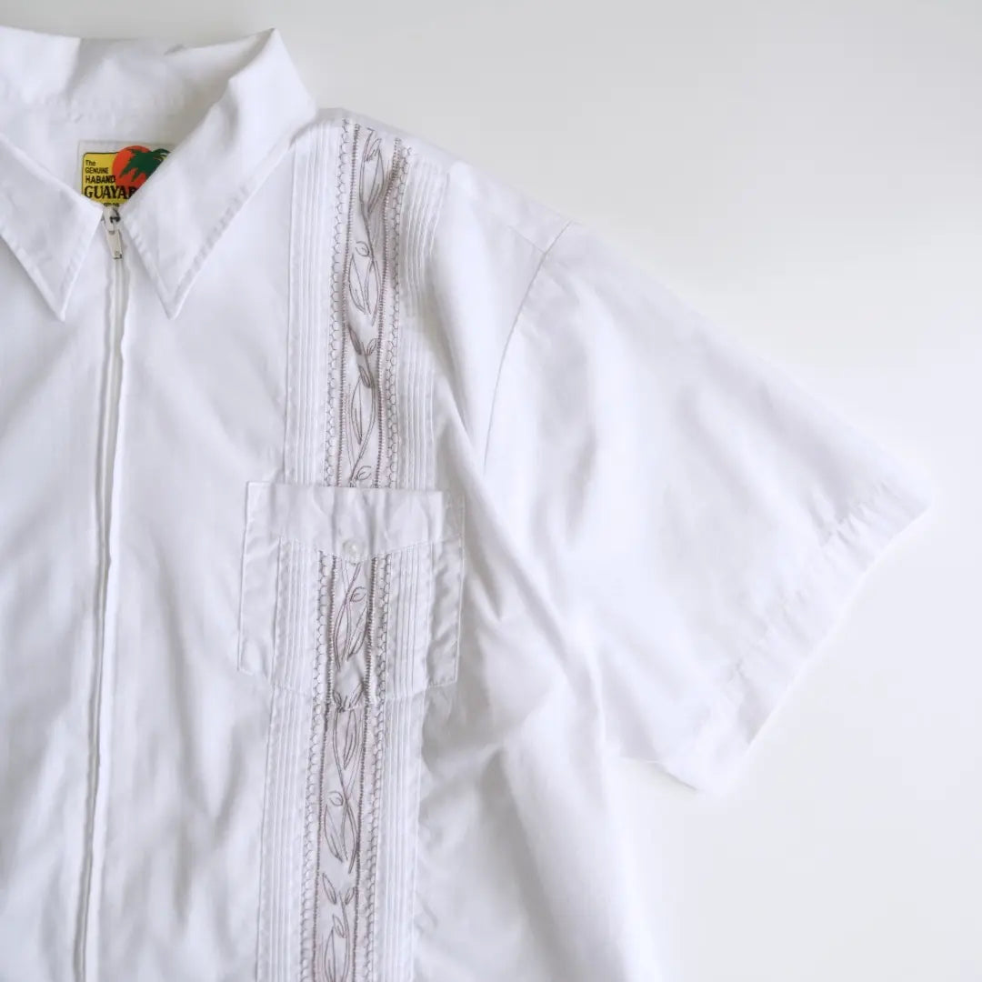 Embroidered design, short sleeve full zip Cuban shirt, white, XL, box silhouette, old clothes