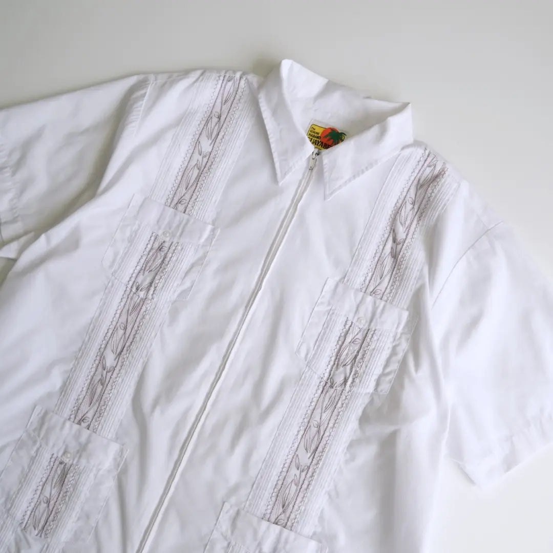 Embroidered design, short sleeve full zip Cuban shirt, white, XL, box silhouette, old clothes