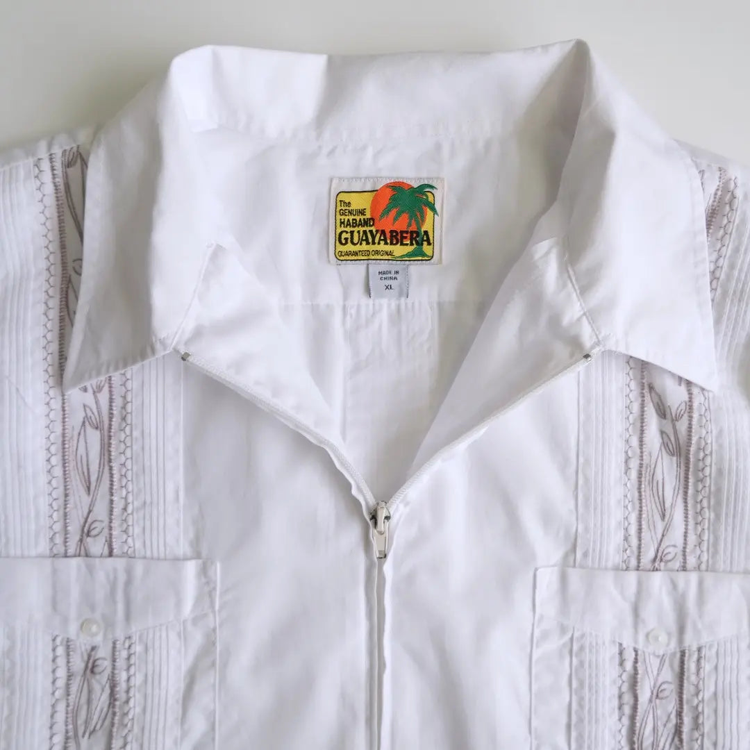 Embroidered design, short sleeve full zip Cuban shirt, white, XL, box silhouette, old clothes