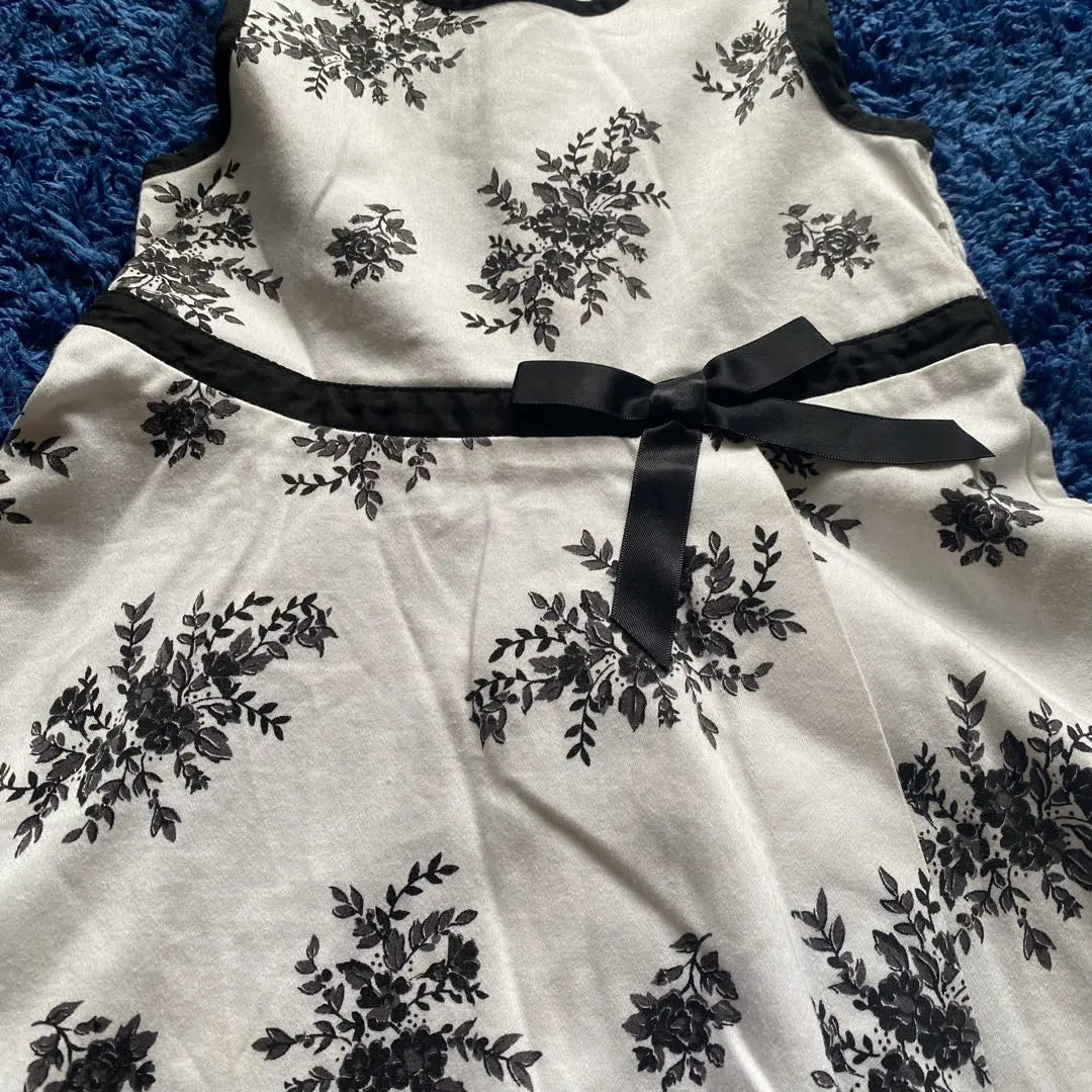 Vestido monocromático para niñas Laura Ashley 90 sin mangas en blanco y negro