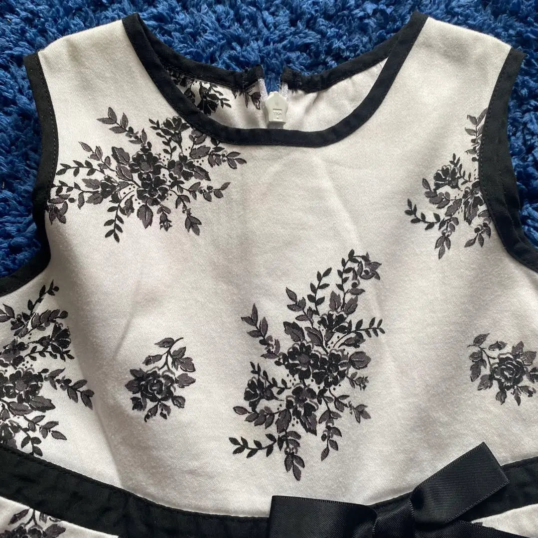 Vestido monocromático para niñas Laura Ashley 90 sin mangas en blanco y negro