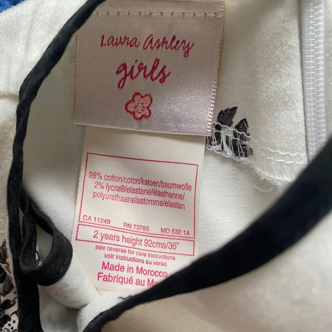 Vestido monocromático para niñas Laura Ashley 90 sin mangas en blanco y negro