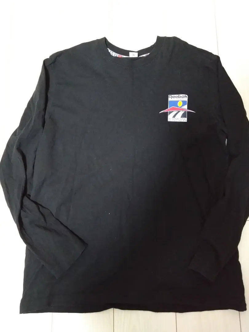 [Limited price] Reebok Vector Logo Long Sleeve | 【限定価格】Reebok vector logo long sleeve