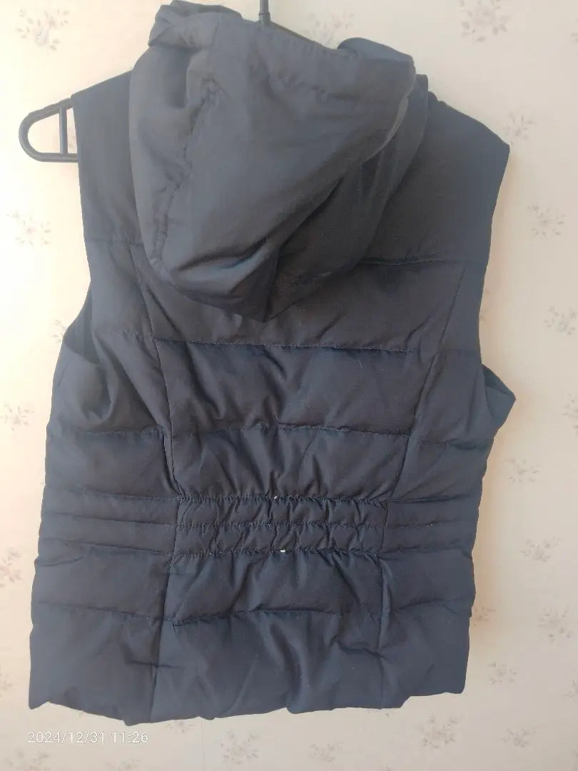 Abercrombie & Fitch Down Vest Navy Size: S