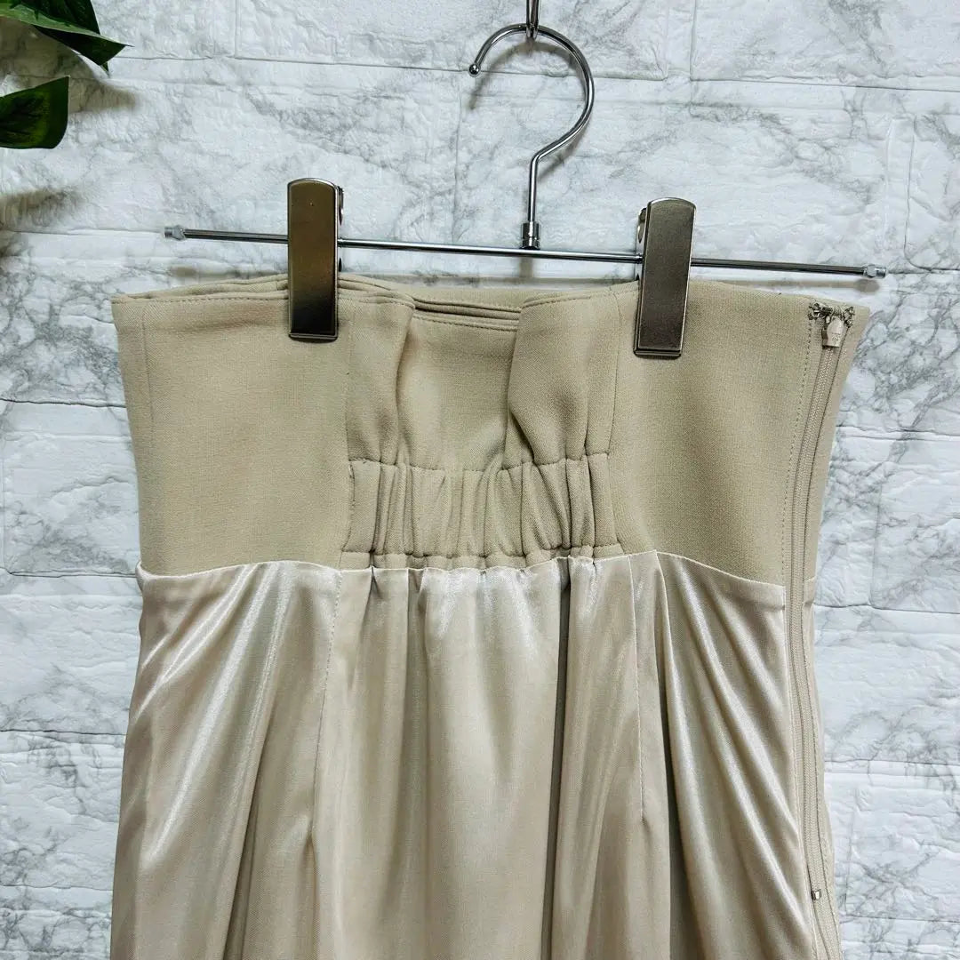 [d48] [Herme] Beige slit long skirt [S]