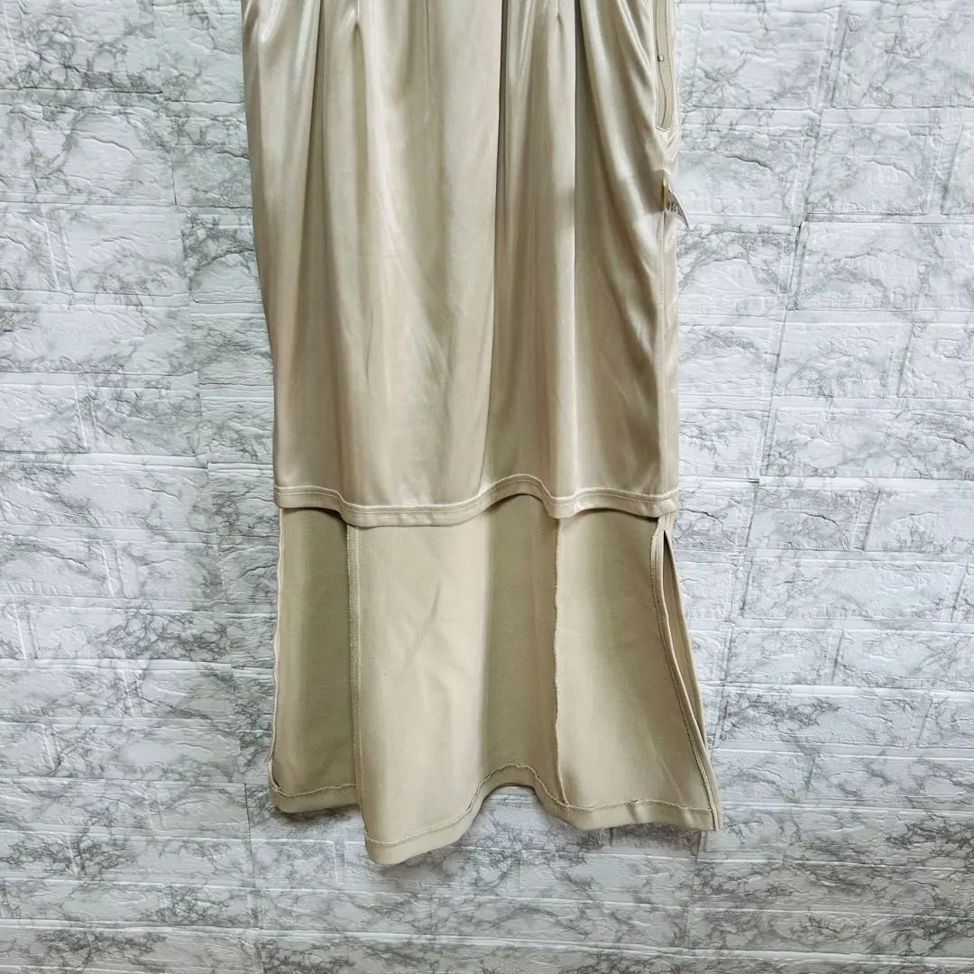 [d48] [Herme] Beige slit long skirt [S]