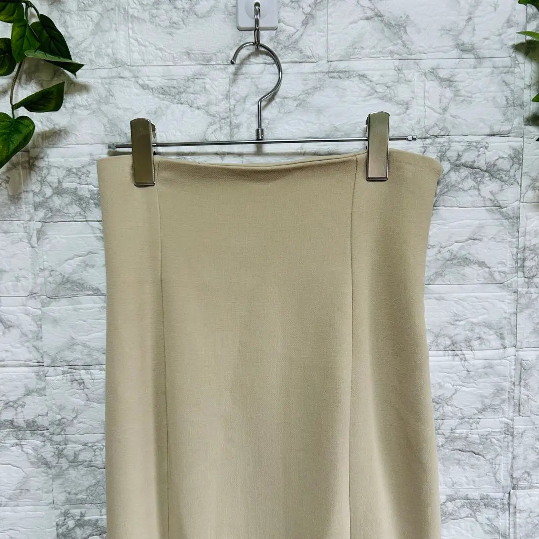 [d48] [Herme] Beige slit long skirt [S]