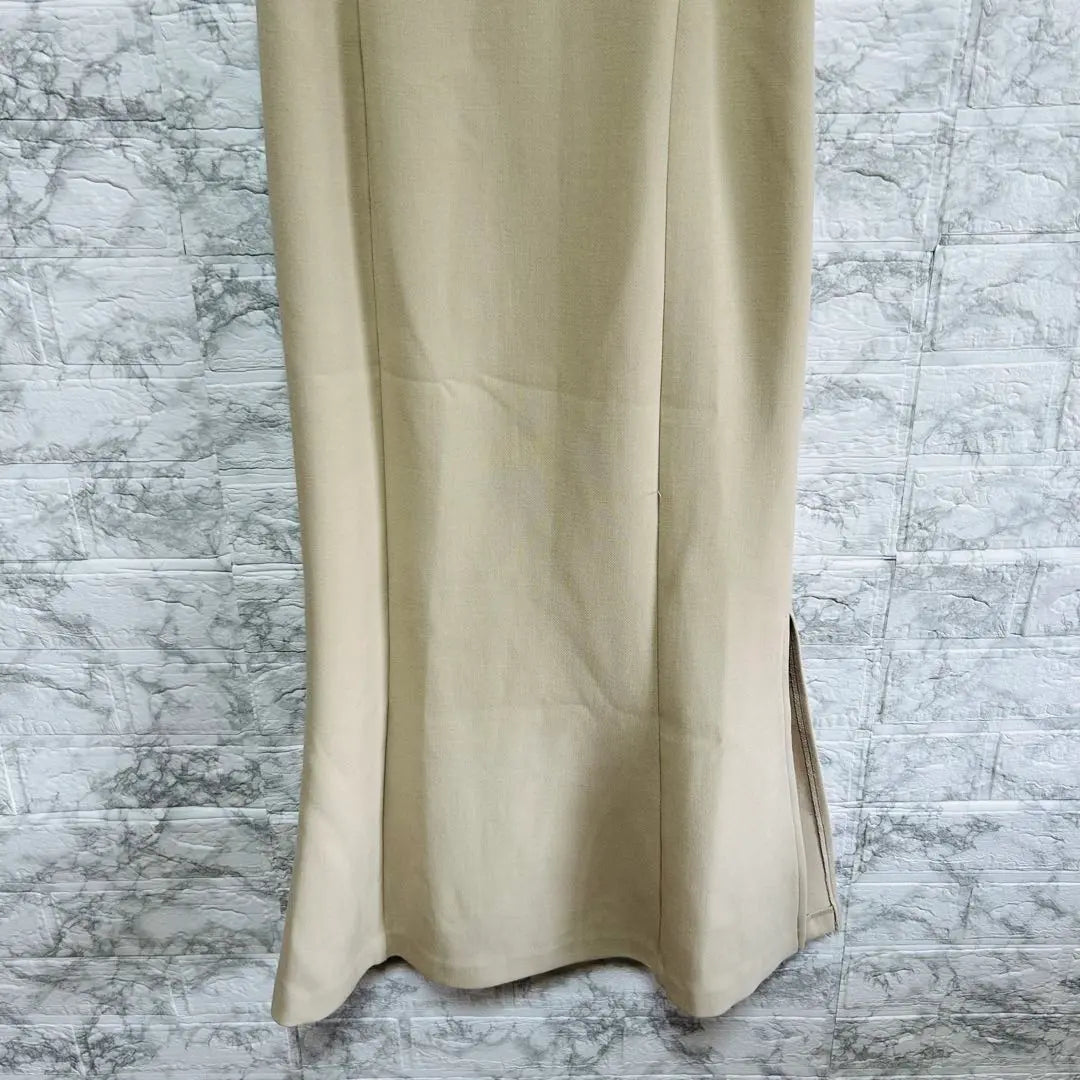 [d48] [Herme] Beige slit long skirt [S]