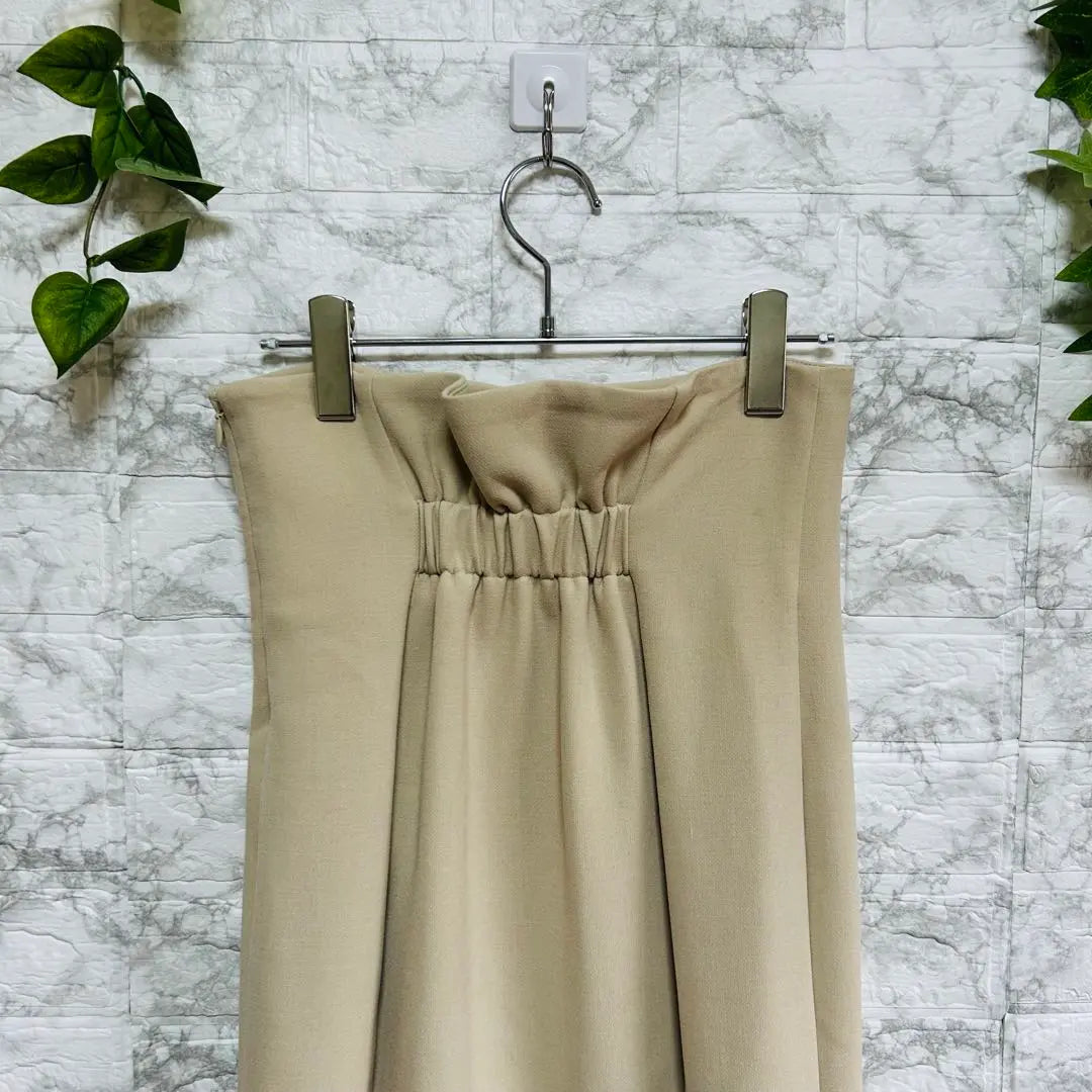 [d48] [Herme] Beige slit long skirt [S]