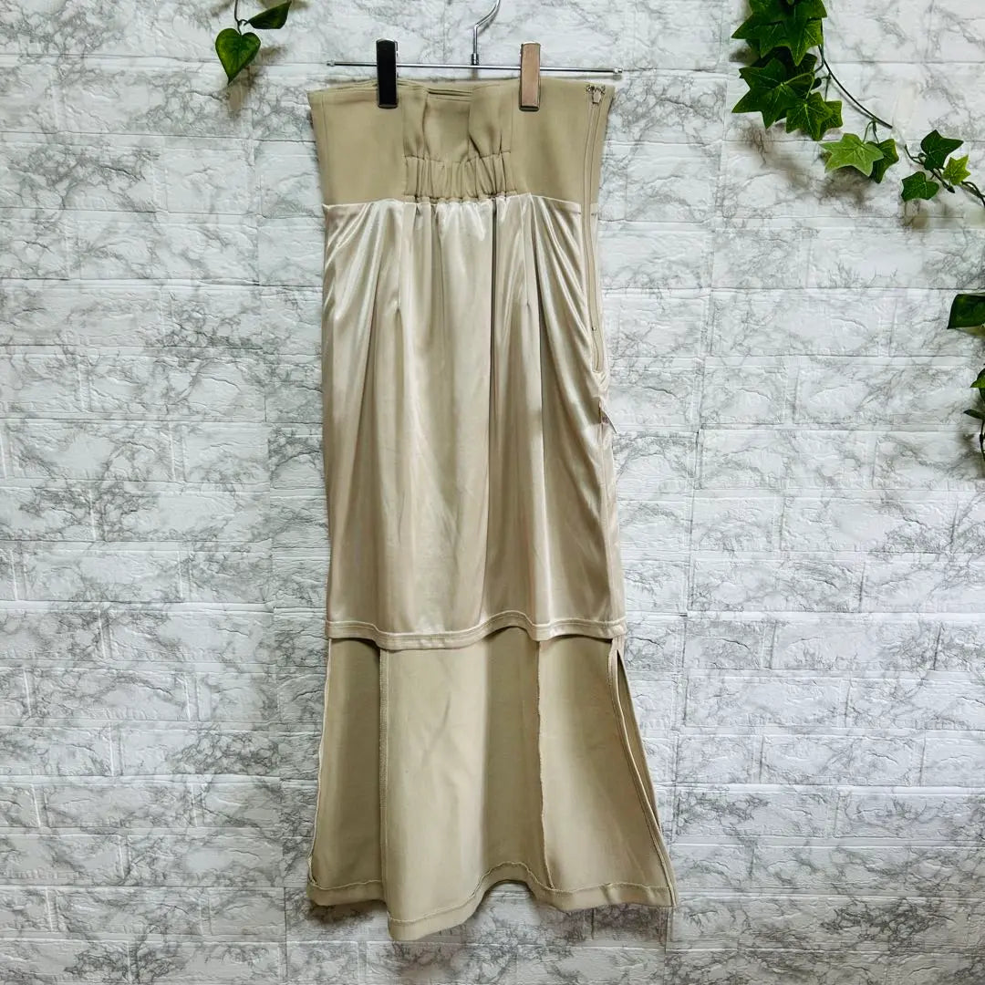 [d48] [Herme] Beige slit long skirt [S]