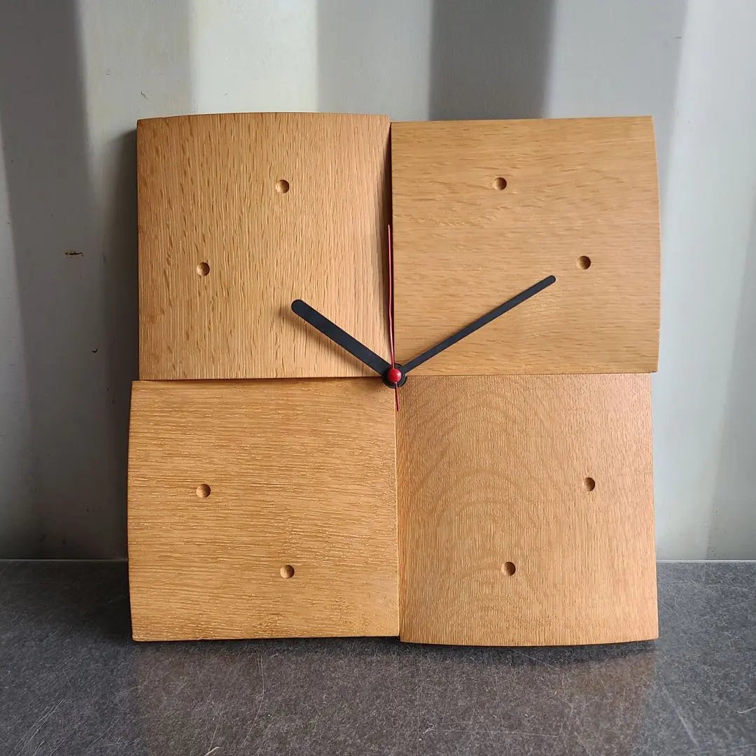 933 ¡Hermoso artículo! Reloj de pared de madera de roble con diseño de coseno. Interior elegante.