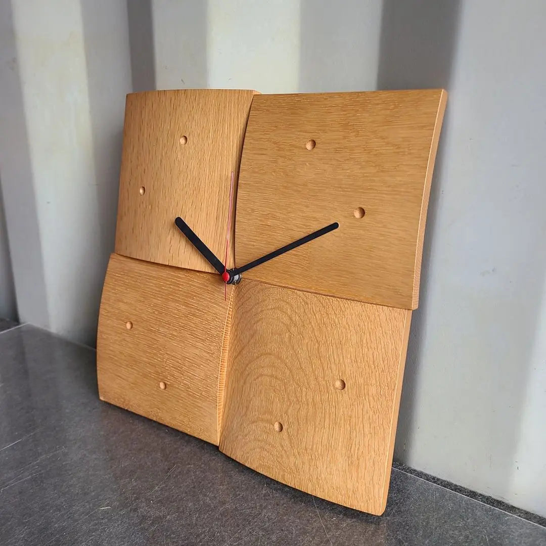 933 ¡Hermoso artículo! Reloj de pared de madera de roble con diseño de coseno. Interior elegante.