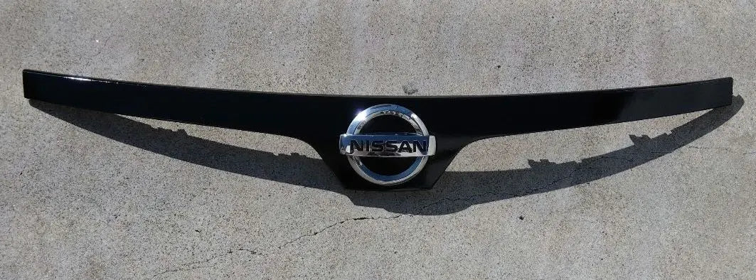 Nissan Elgrand Front Garnish