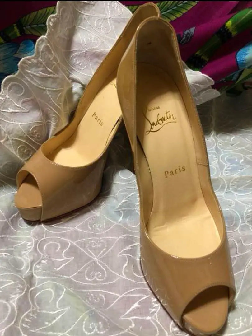 [Genuine] Louboutin open toe pumps patent calf beige heel