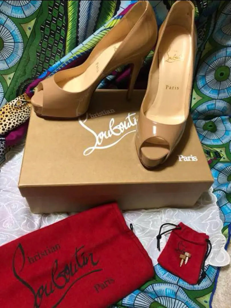 [Genuine] Louboutin open toe pumps patent calf beige heel