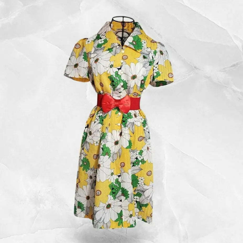 Compra en tienda de ropa de segunda mano vintage de los años 70 ☆ Vestido largo hasta la rodilla de manga corta con estampado floral amarillo grande