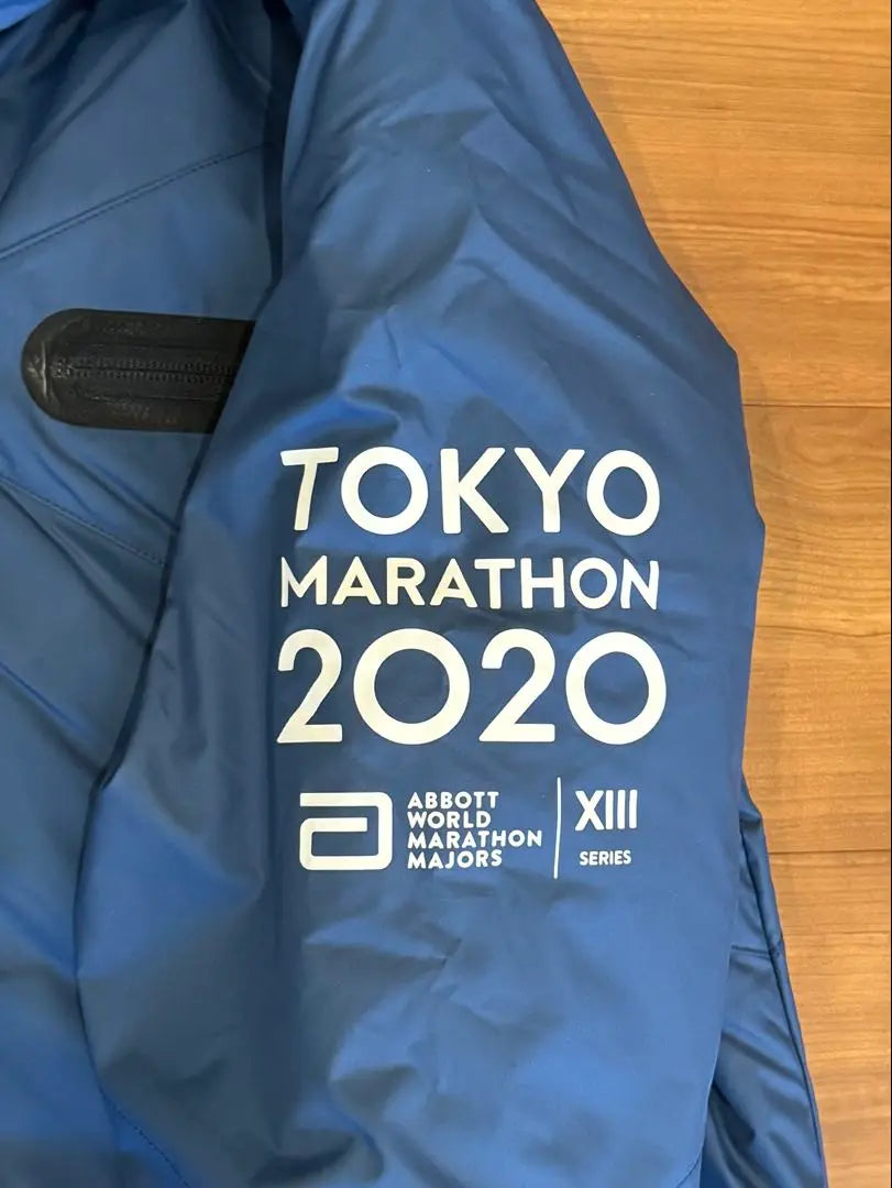 Chaqueta oficial del Maratón de Tokio de ASICS